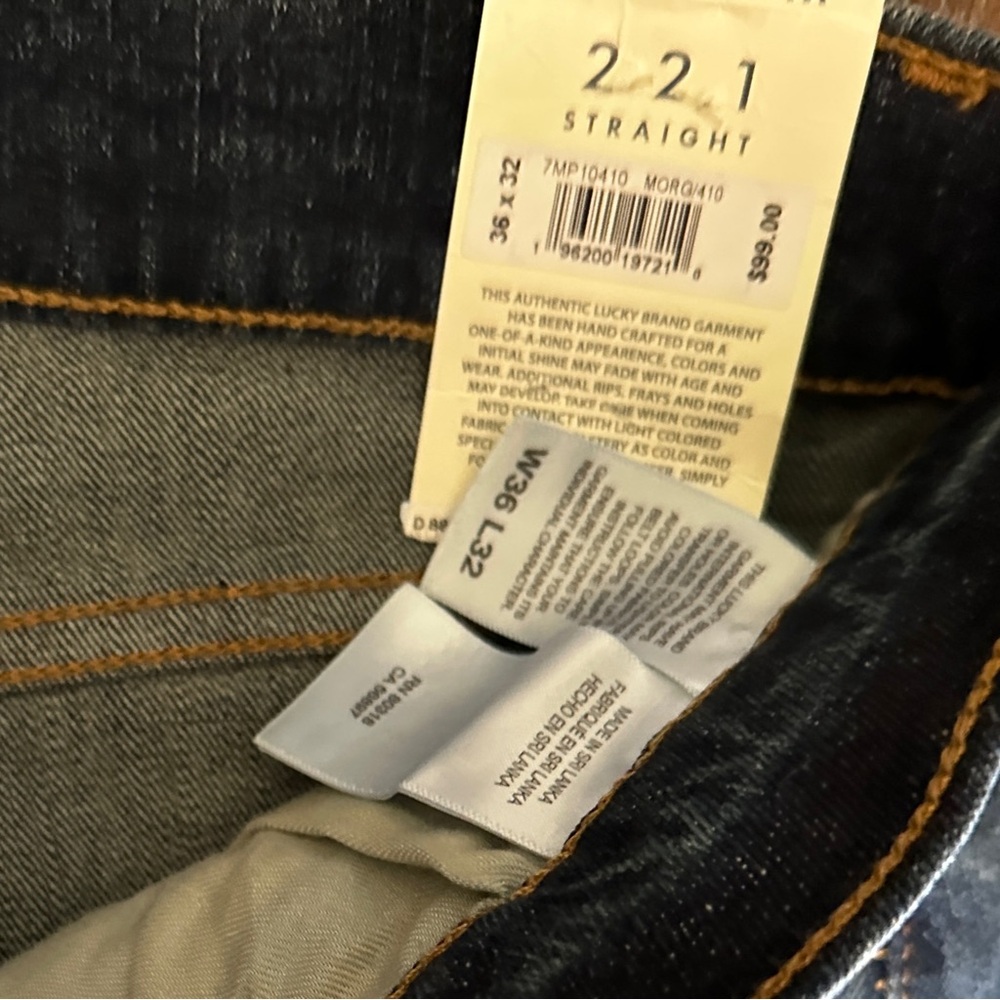 Men’s Lucky Brand 221 Straight Distressed Blue jeans size 36/32 NWT - Picture 6 of 7